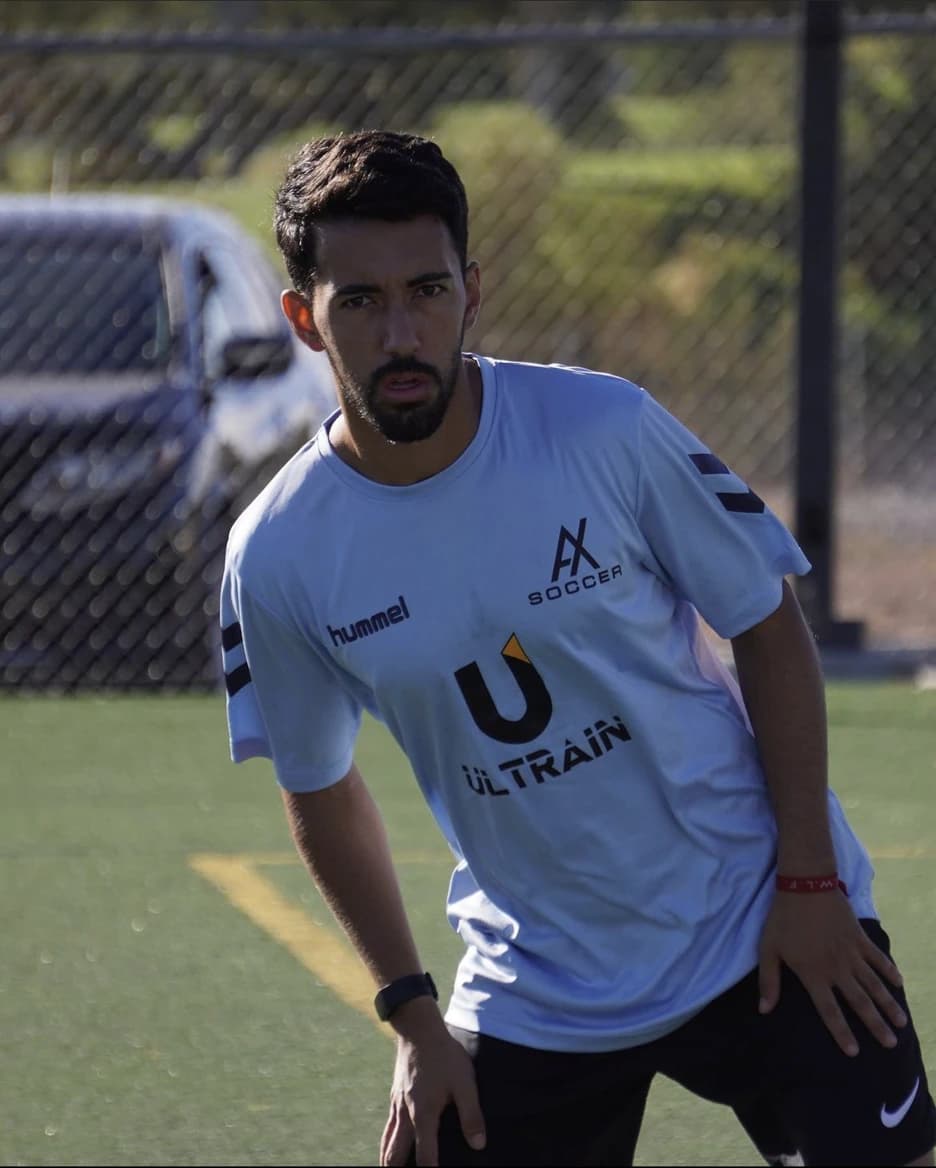 ULTRAIN soccer player ready for the next play